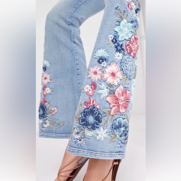 Free People Driftwood Embroidered Denim Jumpsuit Floral Pockets Slim Flare Blue - Picture 2 of 6